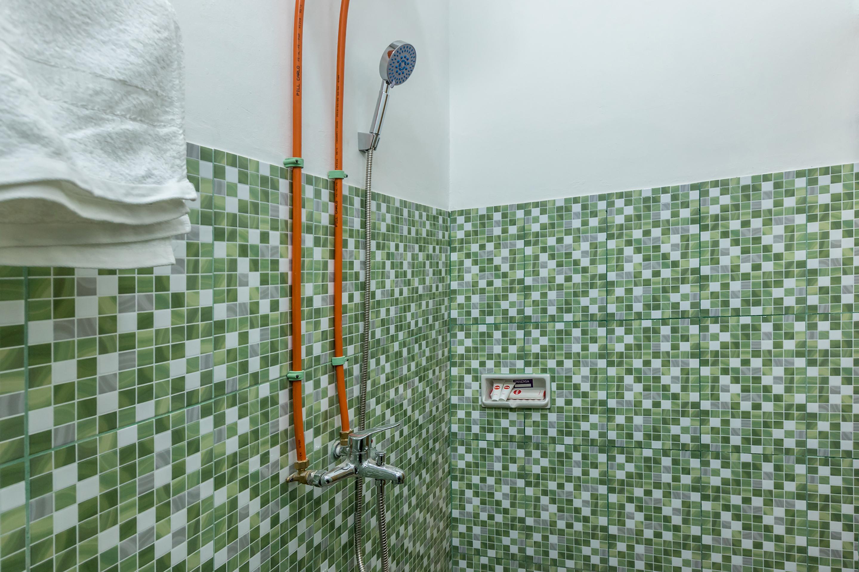 OYO 1487 Residence Khoe Near RS Royal Taruma Cakarta Dış mekan fotoğraf