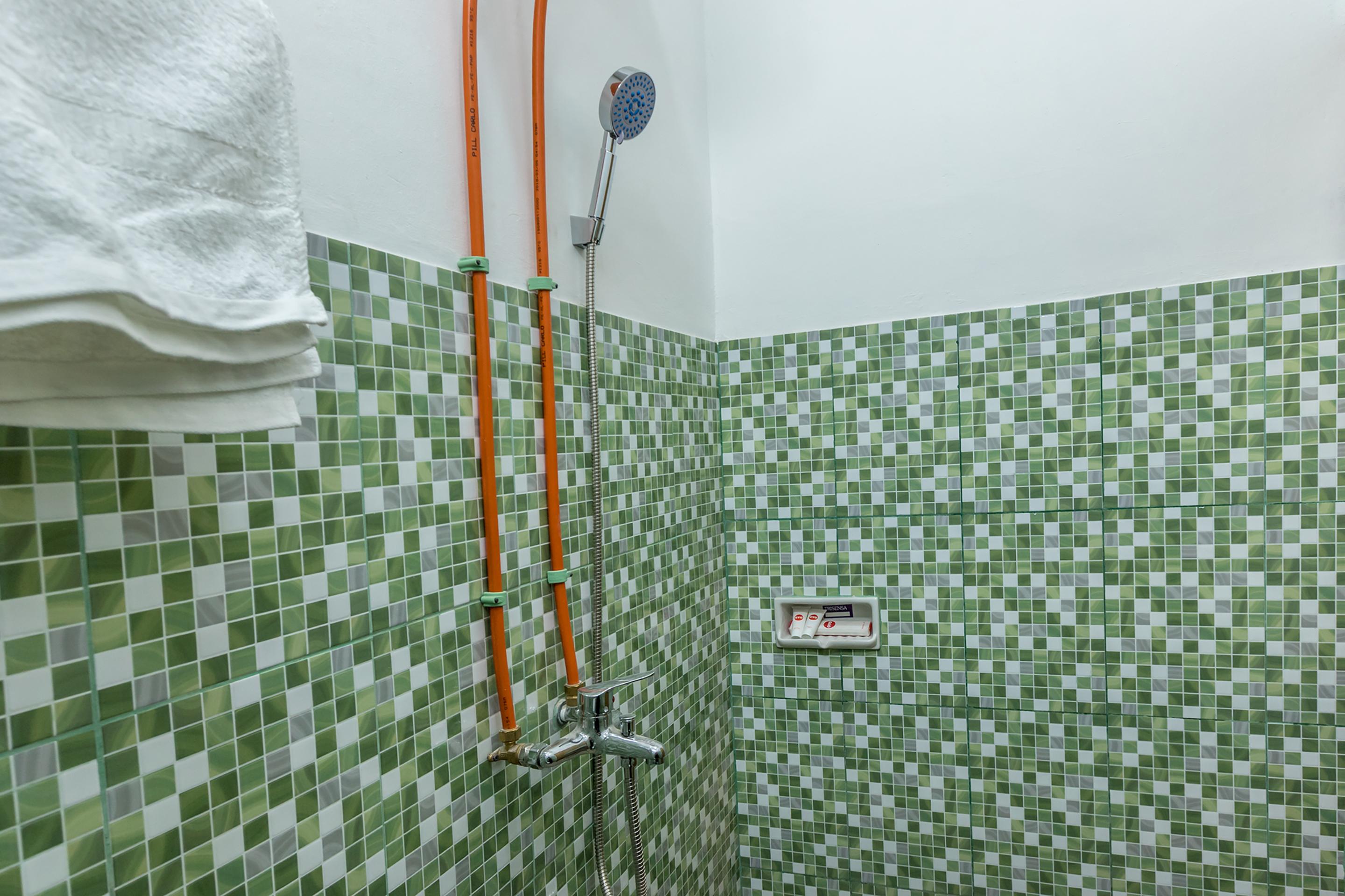 OYO 1487 Residence Khoe Near RS Royal Taruma Cakarta Dış mekan fotoğraf