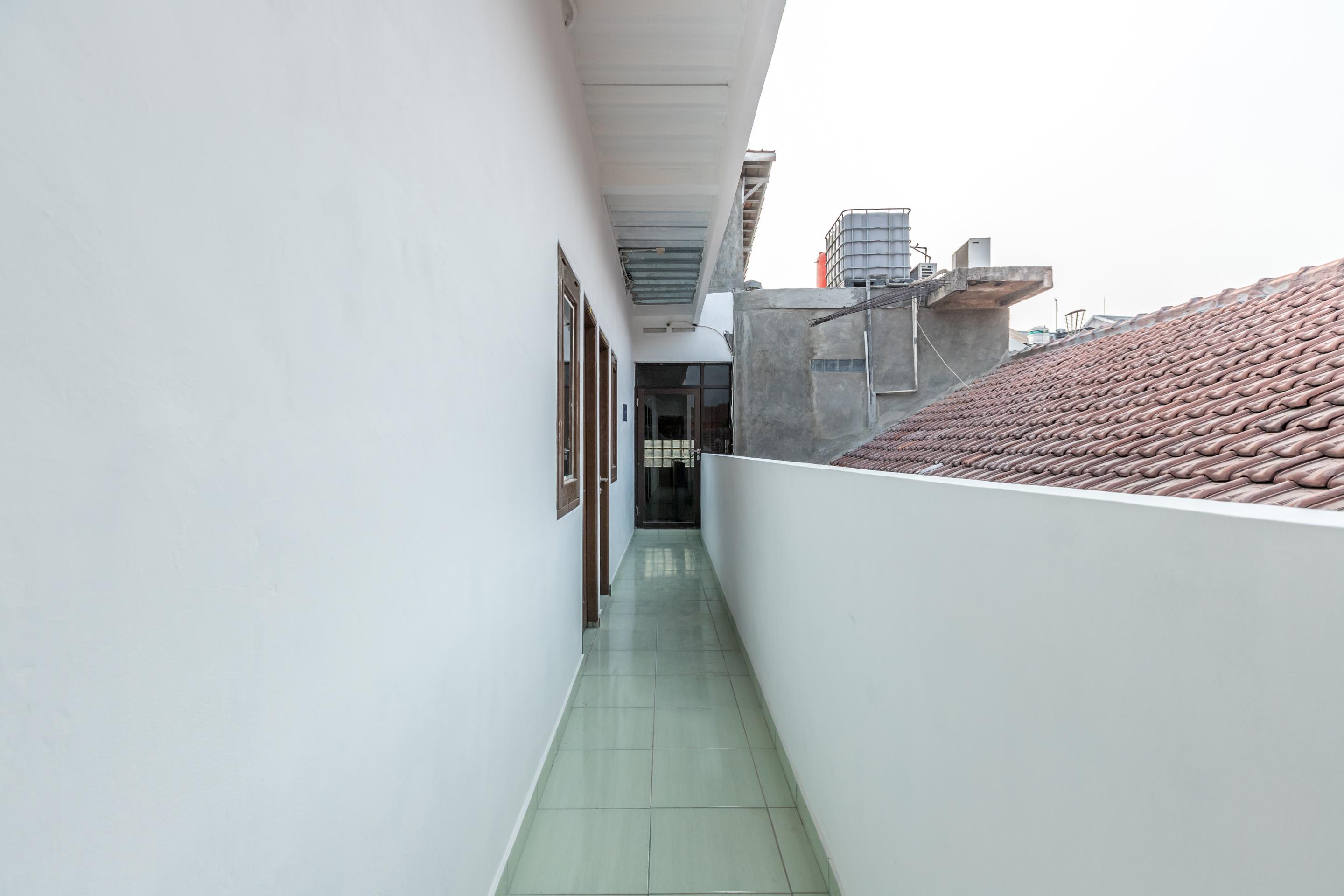 OYO 1487 Residence Khoe Near RS Royal Taruma Cakarta Dış mekan fotoğraf