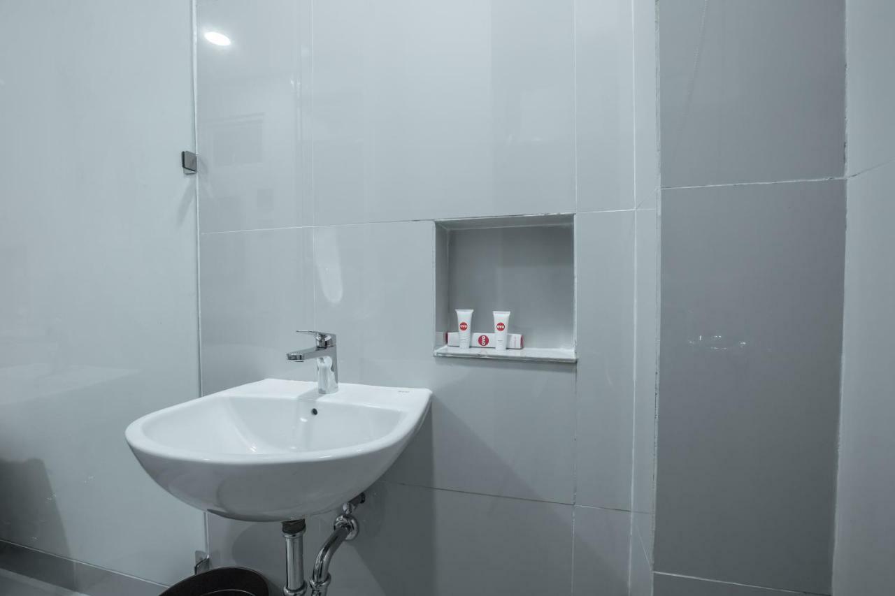 OYO 1487 Residence Khoe Near RS Royal Taruma Cakarta Dış mekan fotoğraf