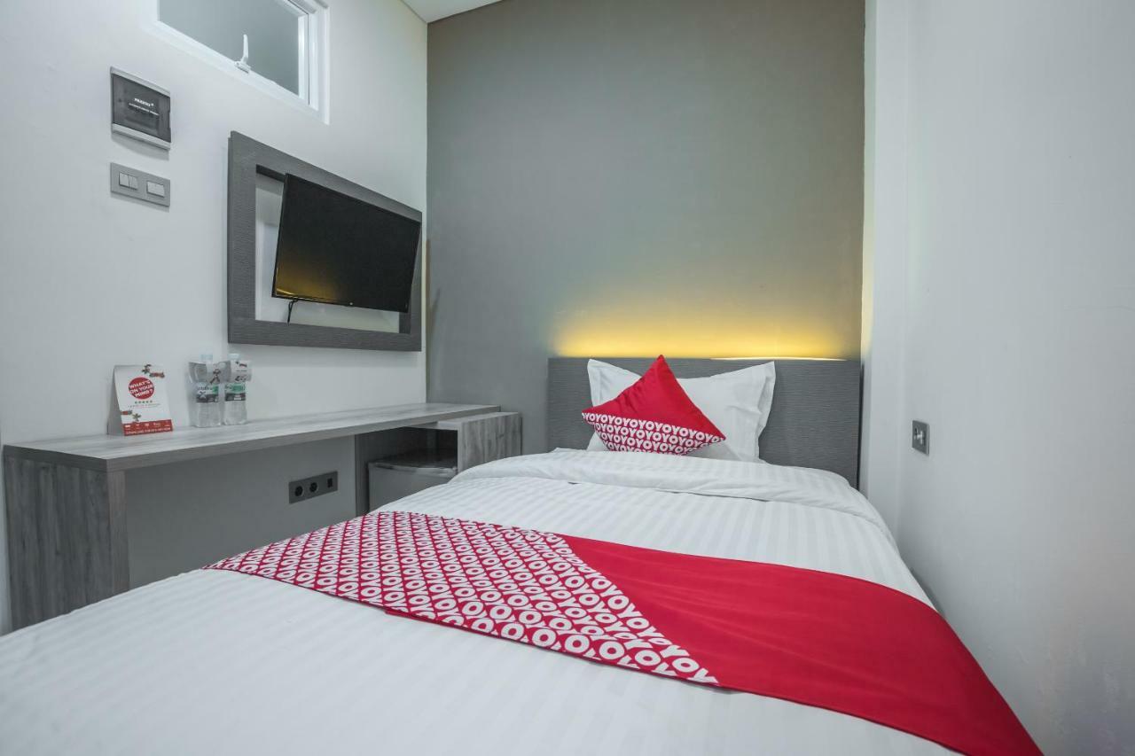 OYO 1487 Residence Khoe Near RS Royal Taruma Cakarta Dış mekan fotoğraf