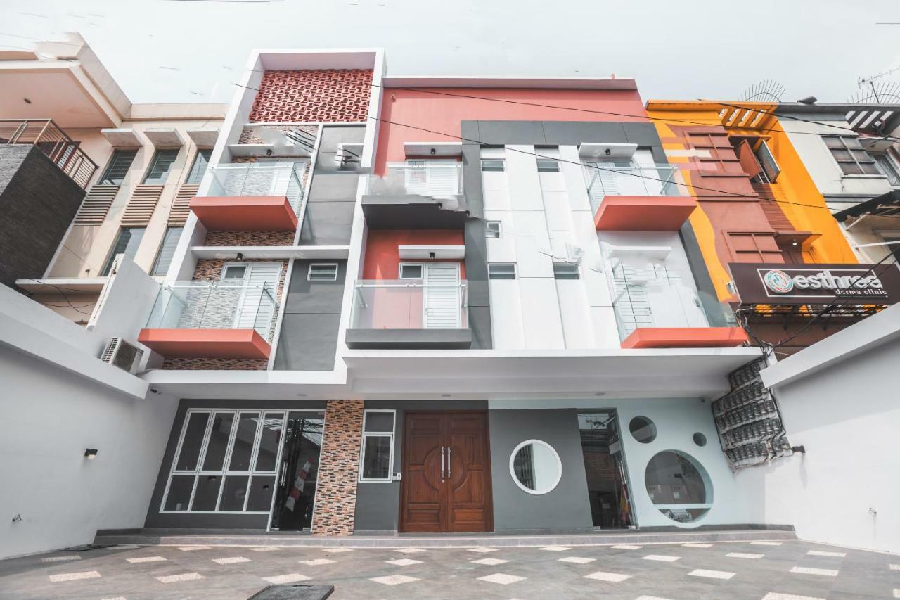 OYO 1487 Residence Khoe Near RS Royal Taruma Cakarta Dış mekan fotoğraf