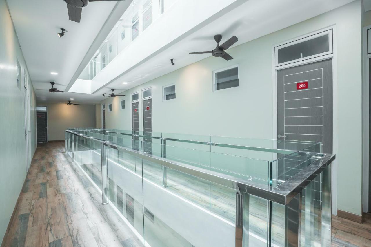 OYO 1487 Residence Khoe Near RS Royal Taruma Cakarta Dış mekan fotoğraf