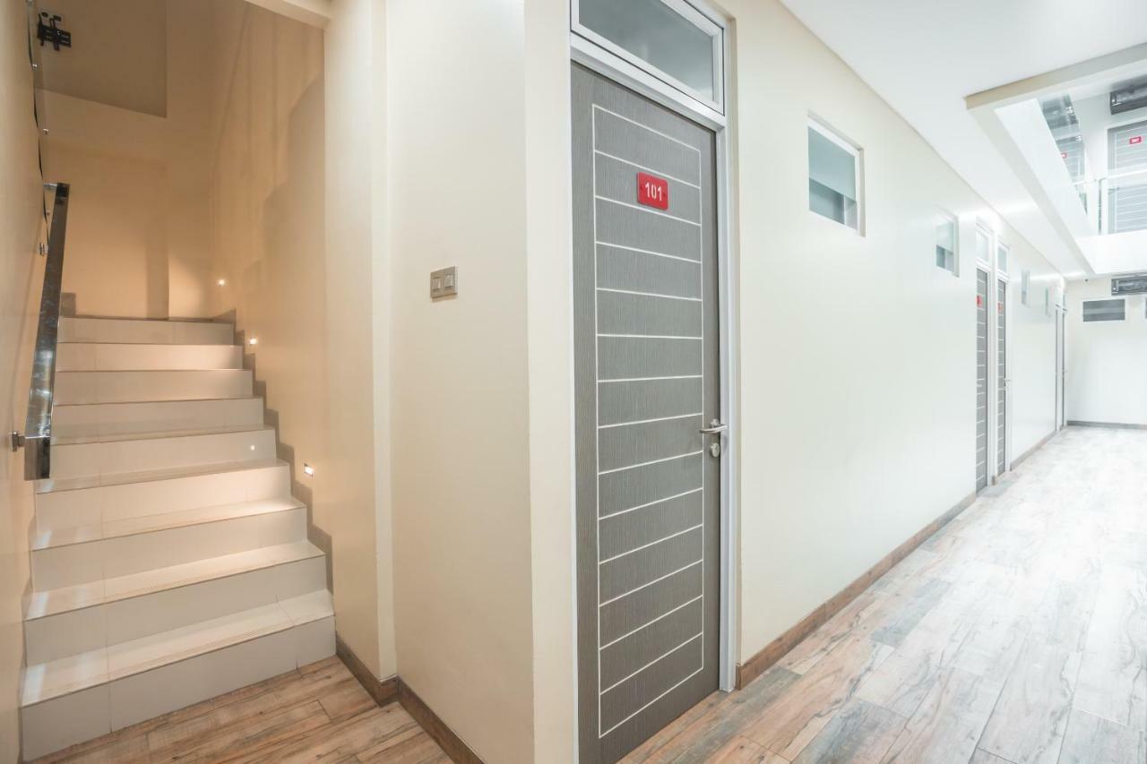 OYO 1487 Residence Khoe Near RS Royal Taruma Cakarta Dış mekan fotoğraf